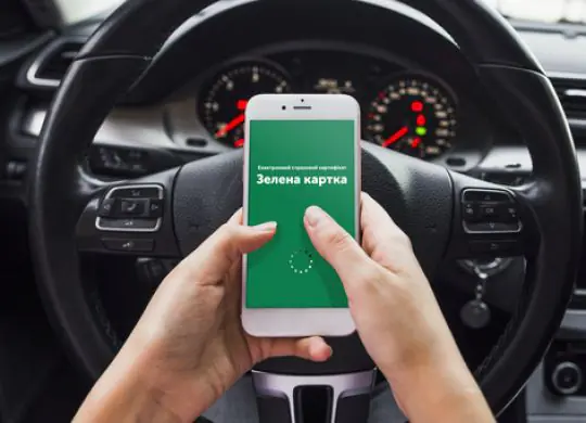 What to do if your Green Card policy expires abroad: everything you need to know