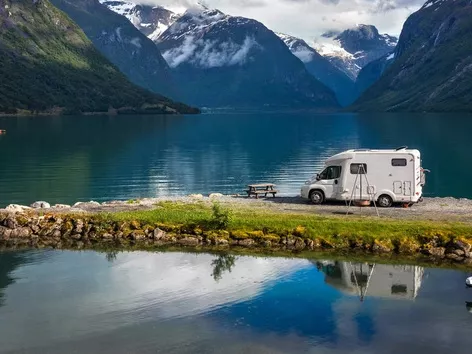 Как путешествовать по Украине на кемпере: где остановиться, что посмотреть и другие полезные советы