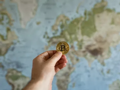 Bitcoin Price in Tourism: How Does Cryptocurrency Affect Travel?