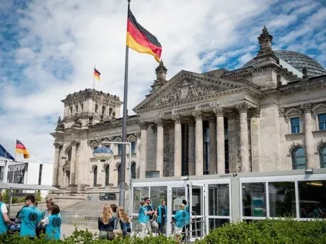 Ukrainian male refugees may be deprived of benefits in Germany: what is known