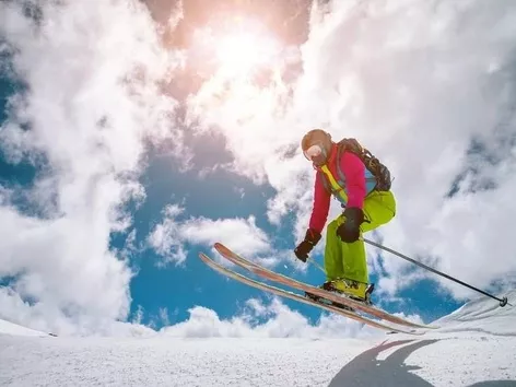 From the first descent to the first injury: what every beginner in winter sports should know