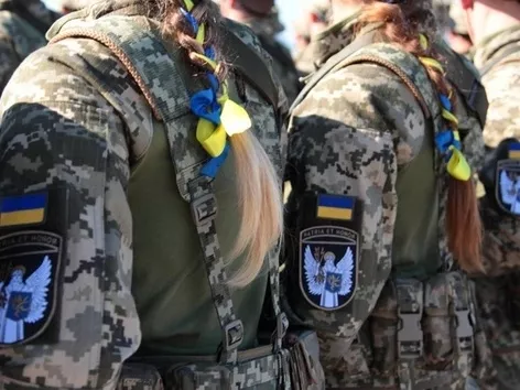 Military registration for women: who has to go to TAC in October?