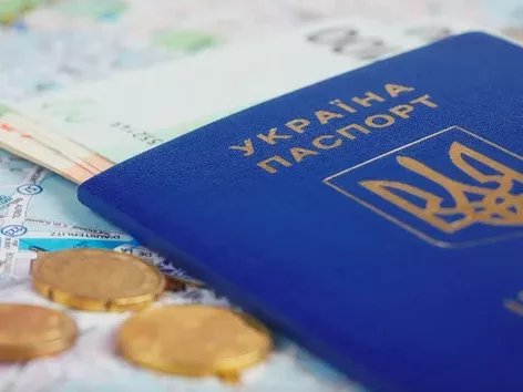 How often do foreigners receive a refusal when applying for a residence permit in Ukraine?