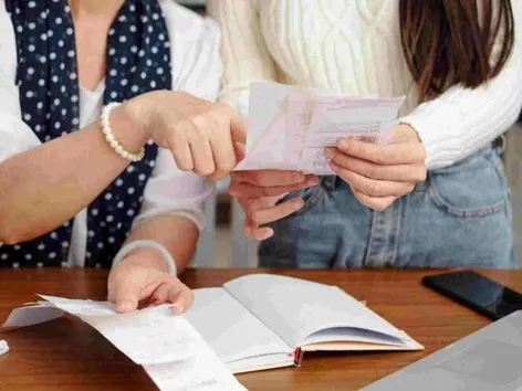 Чи обов'язково сплачувати комуналку українцям, які виїхали за кордон і хто може не сплачувати рахунки