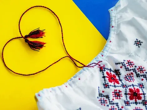 Украинские символы: что означают тризуб, вышивка, калина и синие и желтые цвета?