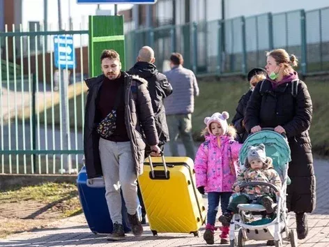 There is a catastrophic shortage of places in refugee centres in the Netherlands: what is the problem?