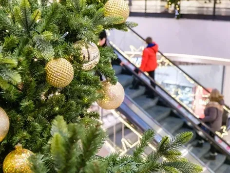 Рождественские покупки в Европе: где найти лучшие предложения и как сэкономить во время праздничного сезона