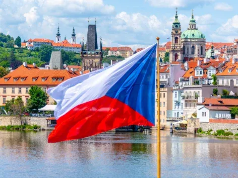 Scandal in the Czech Republic over Ukrainian flag: new authorities involved