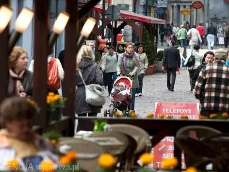 ВВП Польщі може зрости до 2% завдяки українським біженцям: деталі