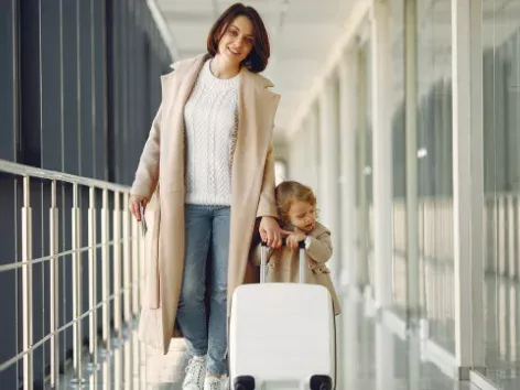 Нужна ли родительская разрешение для моего ребенка, чтобы путешествовать за границу в 2025 году?