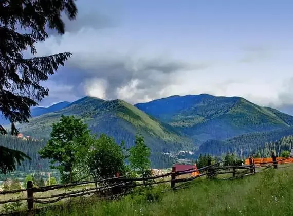 Маловідомі українські курорти, які варті уваги туристів у 2025 році