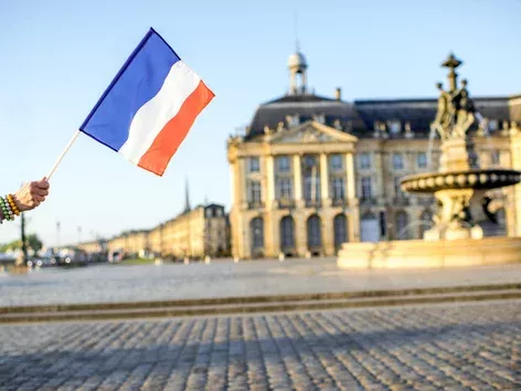 France for Ukrainians 2024: emigration, visas, residence permits and work permits