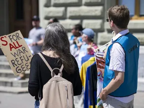 Problems with employment of Ukrainians in Switzerland: what changes are proposed by the authorities and when will conditions for refugees be simplified?