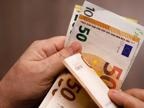 Где в ЕС работники наиболее удовлетворены своей зарплатой: данные Евробарометра