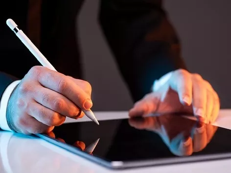 How can a foreigner obtain a qualified electronic signature (QES) in Ukraine?