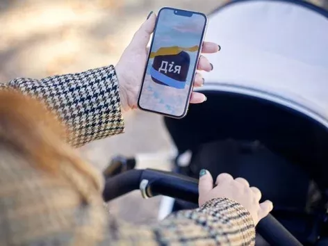 Fast and convenient: from now on, permission for a child to travel abroad can be issued in Diia