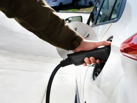 Популярность электромобилей снижается по всему миру: в чем причина?