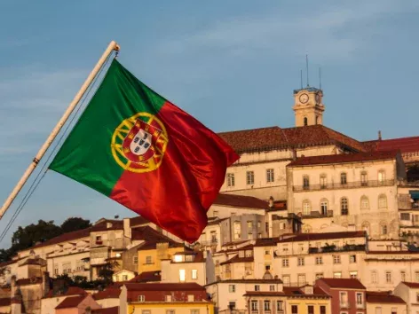 When do Ukrainians need a visa to enter Portugal and how do I apply for one?