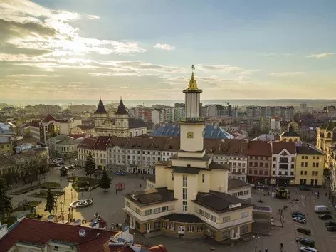 Интересные экскурсии по Ивано-Франковску: маршруты, по которым стоит пройти каждому