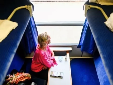 Зачем Укрзализныця запускает женские купе: реакция граждан Украины