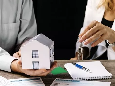 What documents are required to buy an apartment in Ukraine?