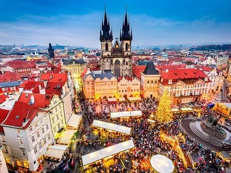 How many Ukrainian refugees plan to stay in the Czech Republic in the coming years: survey