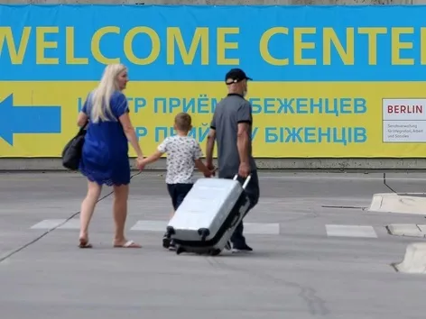 How to switch from temporary protection to a working residence permit in Germany?