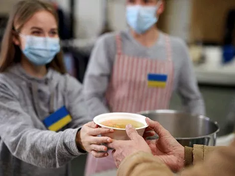 How to become a volunteer in Ukraine during the war: searching for volunteer organizations and entry rules