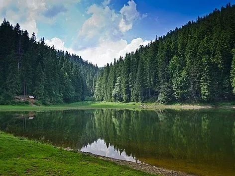 Spring tour to Synevyr: discover the pearl of Mizhhirya with Visit Ukraine