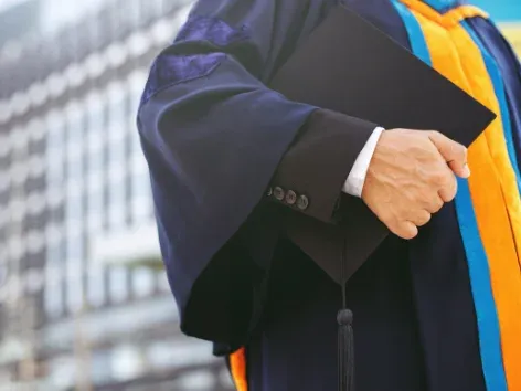 Какие украинские университеты получили наибольшее количество заявок от абитуриентов в 2025 году?