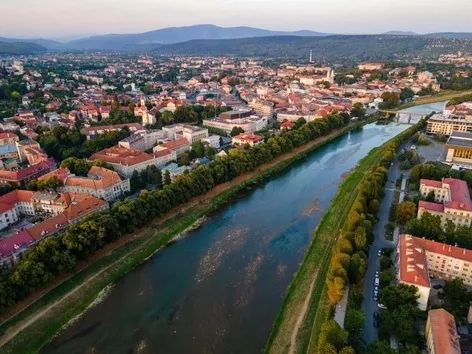 How much does a month of living in Uzhhorod cost? Prices for housing, transportation and food