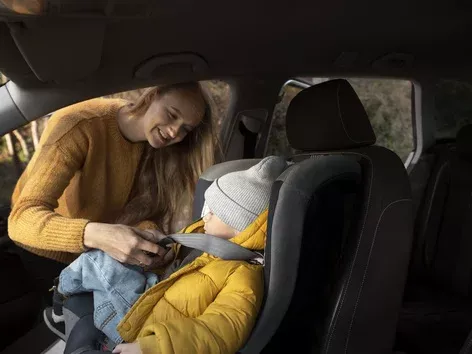 Travelling abroad with a child in your own car: current rules for transporting children