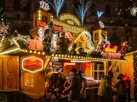 11 лучших рождественских рынков Европы, которые стоит посетить в 2025 году