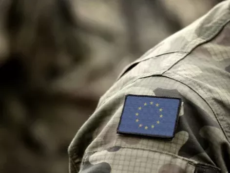 Which countries are ready to send their troops to Ukraine as part of a peacekeeping mission?