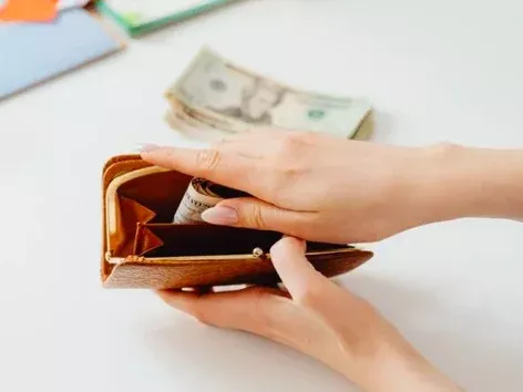 Яка мінімальна зарплата в країнах Євросоюзу в 2025 році? Огляд і порівняння