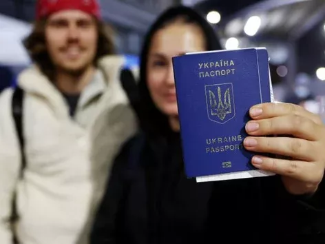 More than half of Ukrainians who found jobs in Poland plan to work for more than a year: survey results