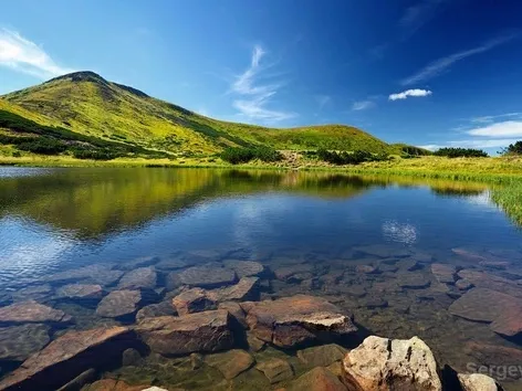 Lake Nesamovyte: for those who want to be face to face with the primordial elements