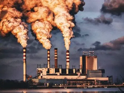 Обстріл українських енергетичних об'єктів: що відомо про Ладижин, Бурштин та Добротвір