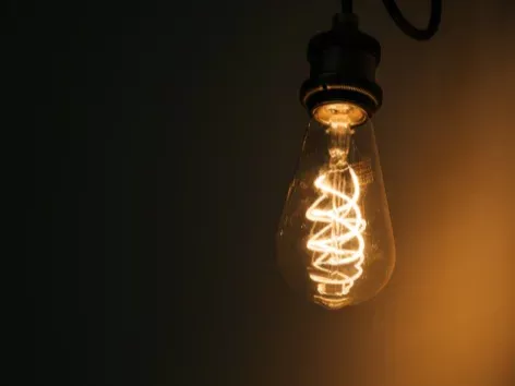 Ожидаются перебои с электричеством в Украине: будут ли отключения?