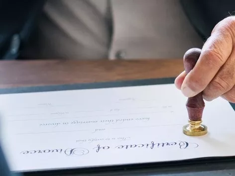 Beglaubigte Übersetzung in der EU: Wann wird sie benötigt und wie funktioniert es?