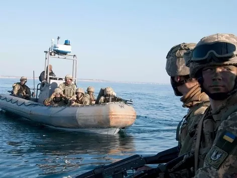Морпіхи ЗСУ десантувалися на лівобережжі Херсонщини. Що відомо про контрнаступ України поблизу півострова Крим?