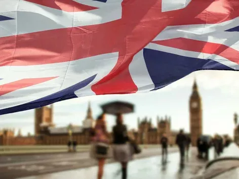 How to get to Ukraine from the UK: convenient routes, entry rules and useful tips