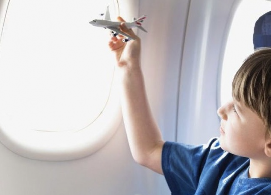 Which airlines allow children to fly unaccompanied?