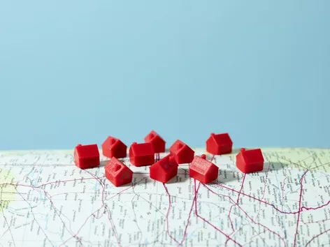 Where can Ukrainian refugees find free housing in Poland in 2024?