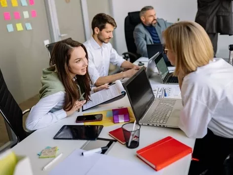 Why do Ukrainians start businesses in Poland and how do it?