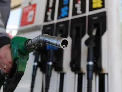 Цены на топливо снова растут: эксперт прогнозирует новые повышения цен на автозаправках в Украине