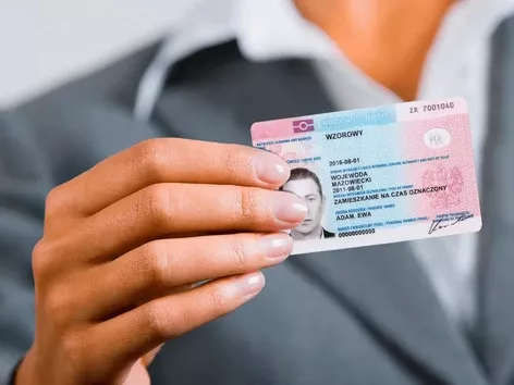 Сколько ждать карту резидента в Польше в 2025 году: текущие сроки по провинциям и советы для заявителей