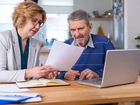 Новий механізм виплати пенсій для ВПО, українців за кордоном та на ТОТ України: що змінилось?