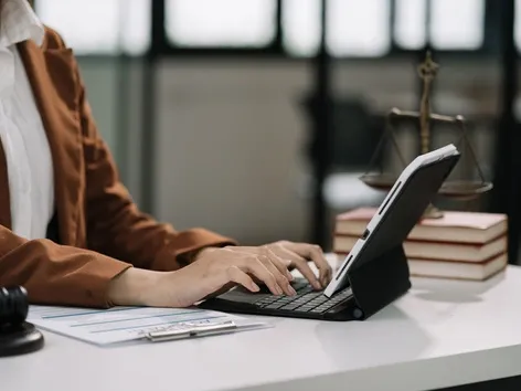 В каких странах ЕС лучше всего жить, путешествовать и платить налоги украинцам с временной защитой? Юристы из Visit Ukraine объясняют