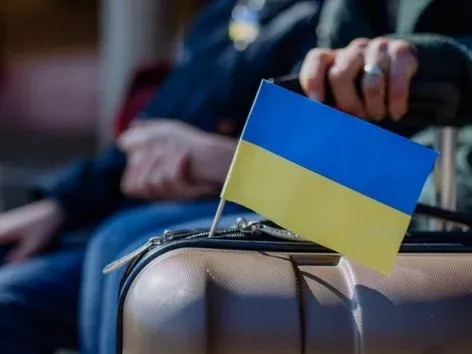 Мотиви українців до виїзду за кордон змінились: що відомо?
